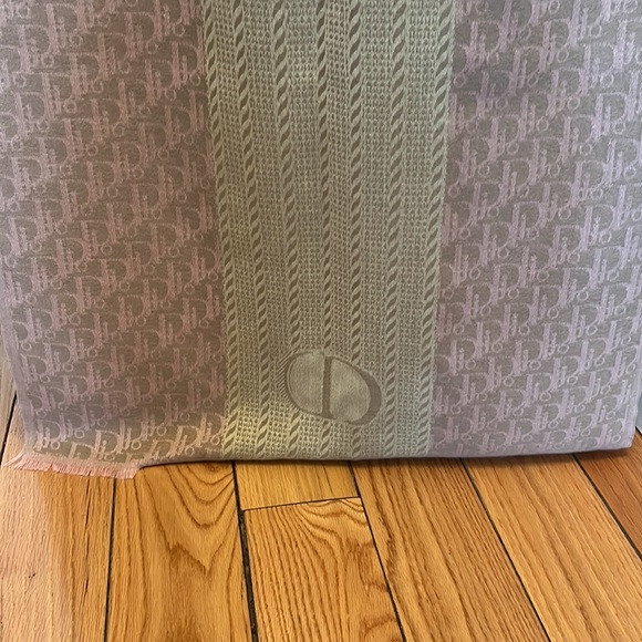 CD Scarf - Picture 3 of 7